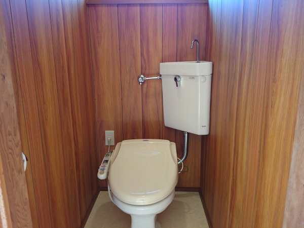トイレは温水便座が付いてます